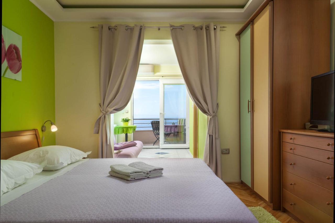 Apartments Marijan - Beachfront Tučepi Exterior foto